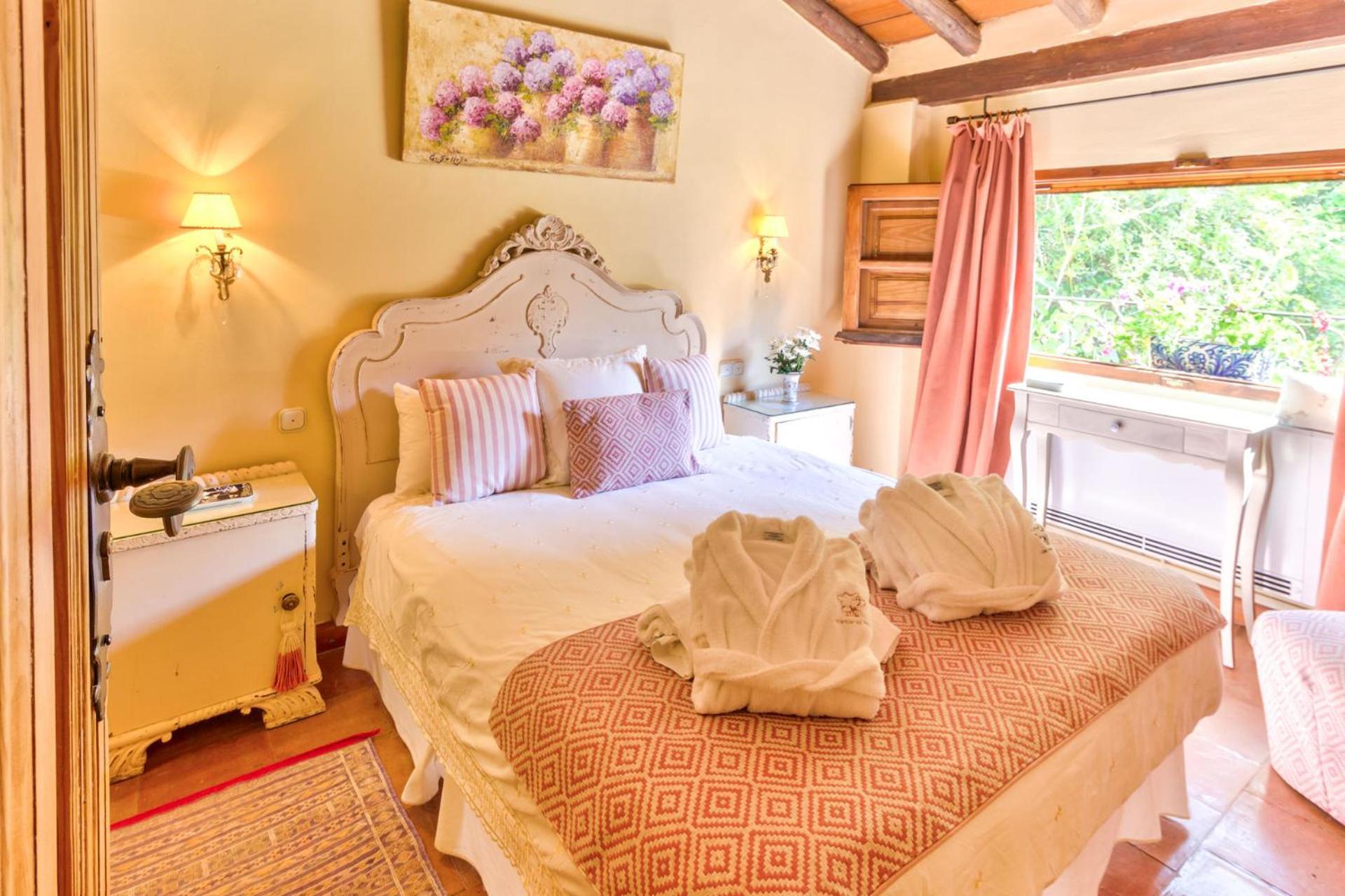 Cortijo El Pino Retreat Bed & Breakfast Albuñuelas Екстериор снимка
